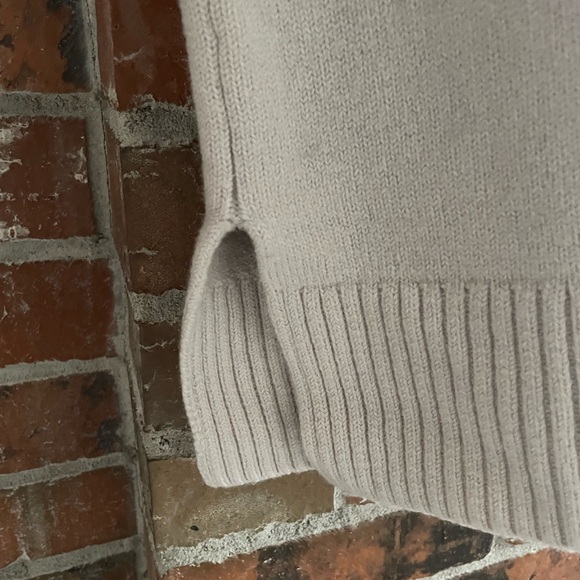 Aritzia “Babaton” wool off white/bone turtleneck vest, size small. - Picture 4 of 5